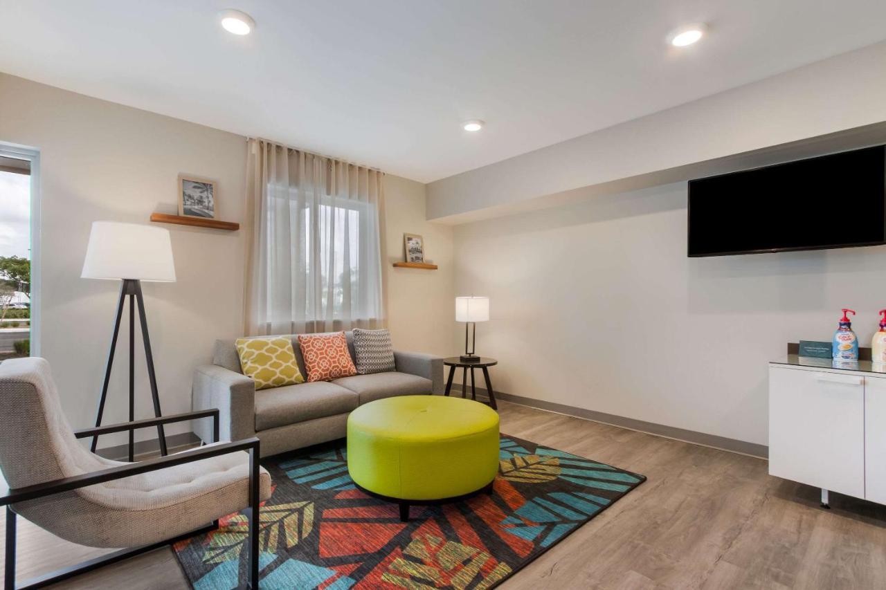 Woodspring Suites Тамарак Екстериор снимка